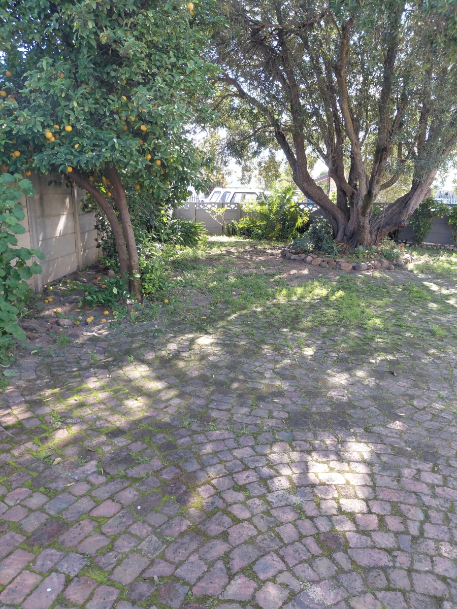 To Let 3 Bedroom Property for Rent in New Orleans Western Cape